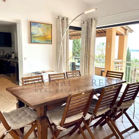 Avec Magnifique Vue Mer Sur Saint-tropez Villa